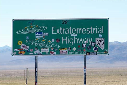 走进地球上外星人光顾最多的神秘地域（图） - 沙漠富翁 - 沙漠富翁的城堡