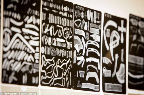 斯塔福德郡出土多件盎格鲁-撒克逊时代宝藏/组图 新出土的文物,年代大致确定在7或8世纪左右,即麦西亚的盎格鲁 - 撒克逊王国起源的时代。