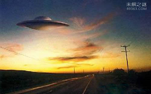 目击者表示：山东德州上空UFO不止一个