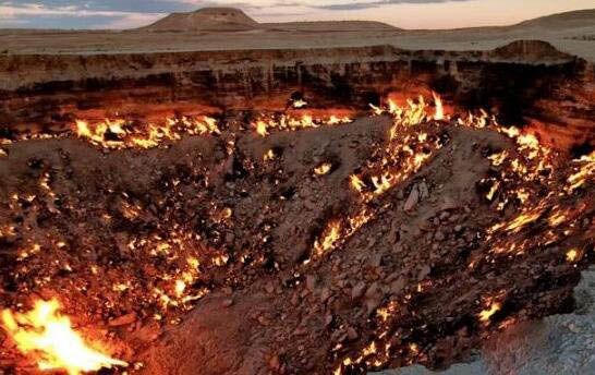 地狱之门：燃烧46年从未熄灭的大坑