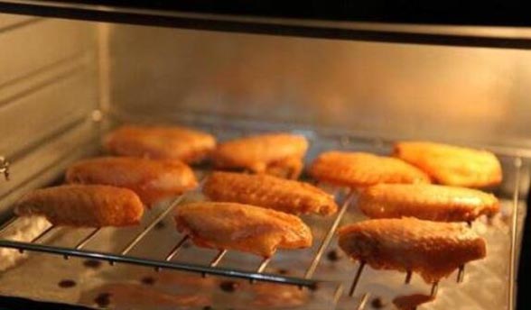 烤箱烤鸡翅温度和时间，4个步骤只要20分钟左右(上下火200℃)