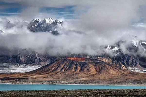 中国大陆上最新的火山是什么山(一文详解阿什火山是怎么形成的)